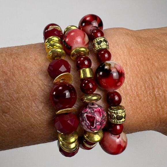 Handmade Beaded Bracelet Trio Reds and Gold Marbled Opaque Faceted Metal Beads - Picture 3 of 5